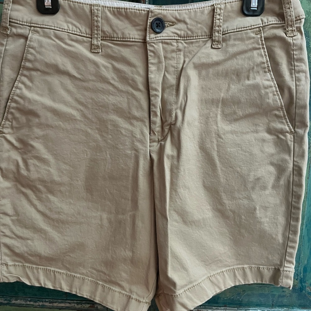Hollister khaki flat front shorts